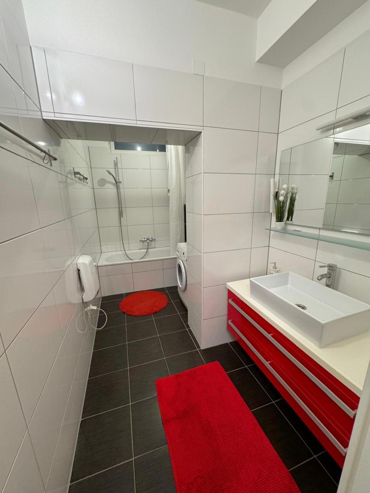 Elegant Apartament In Central Location Graz-Free Parking กราซ ภายนอก รูปภาพ