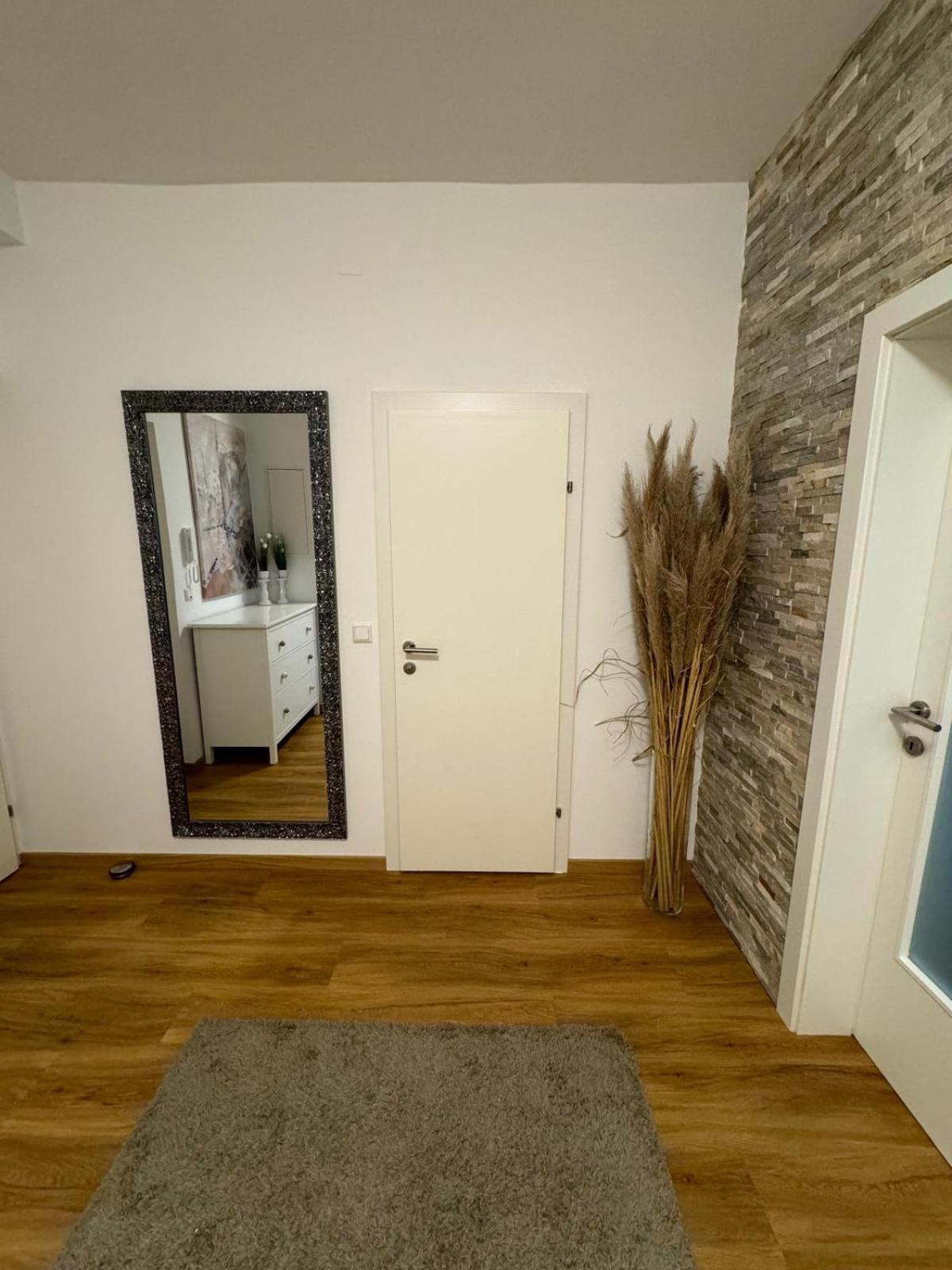 Sunny And Elegant Apartament In Central Location กราซ ภายนอก รูปภาพ
